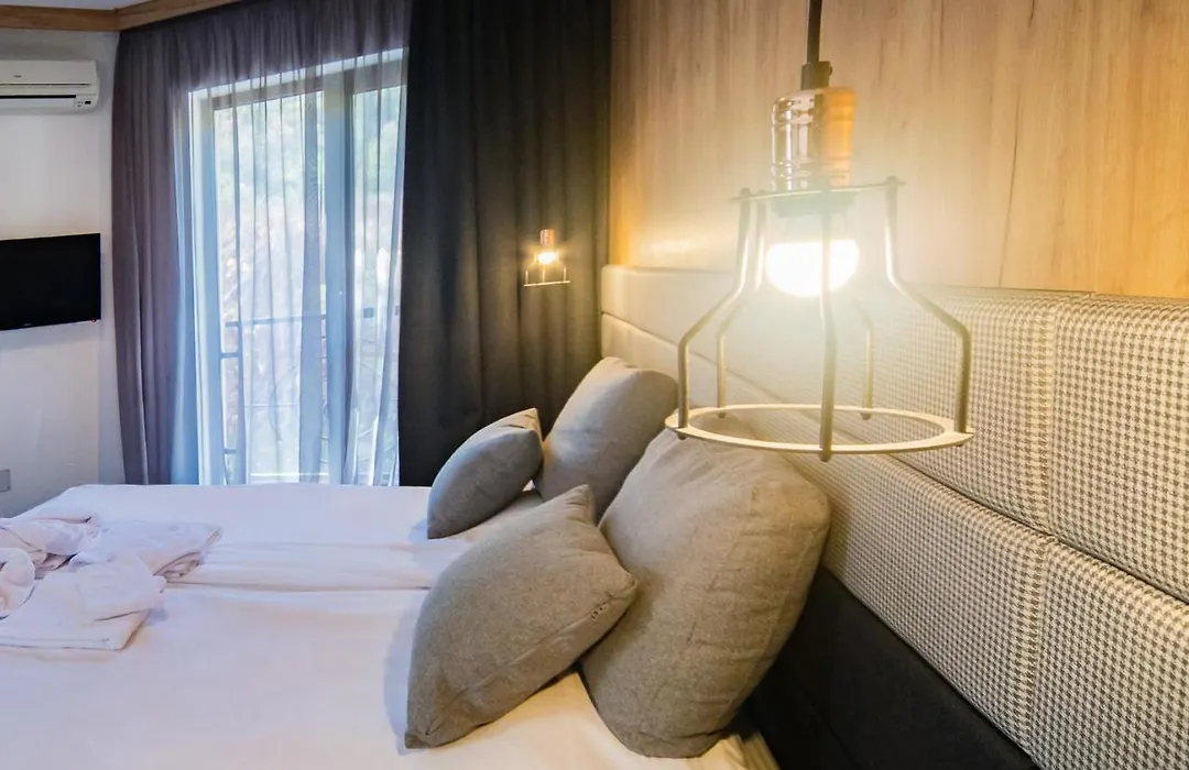 Vila 6Ato Hotel & Wellnes-1